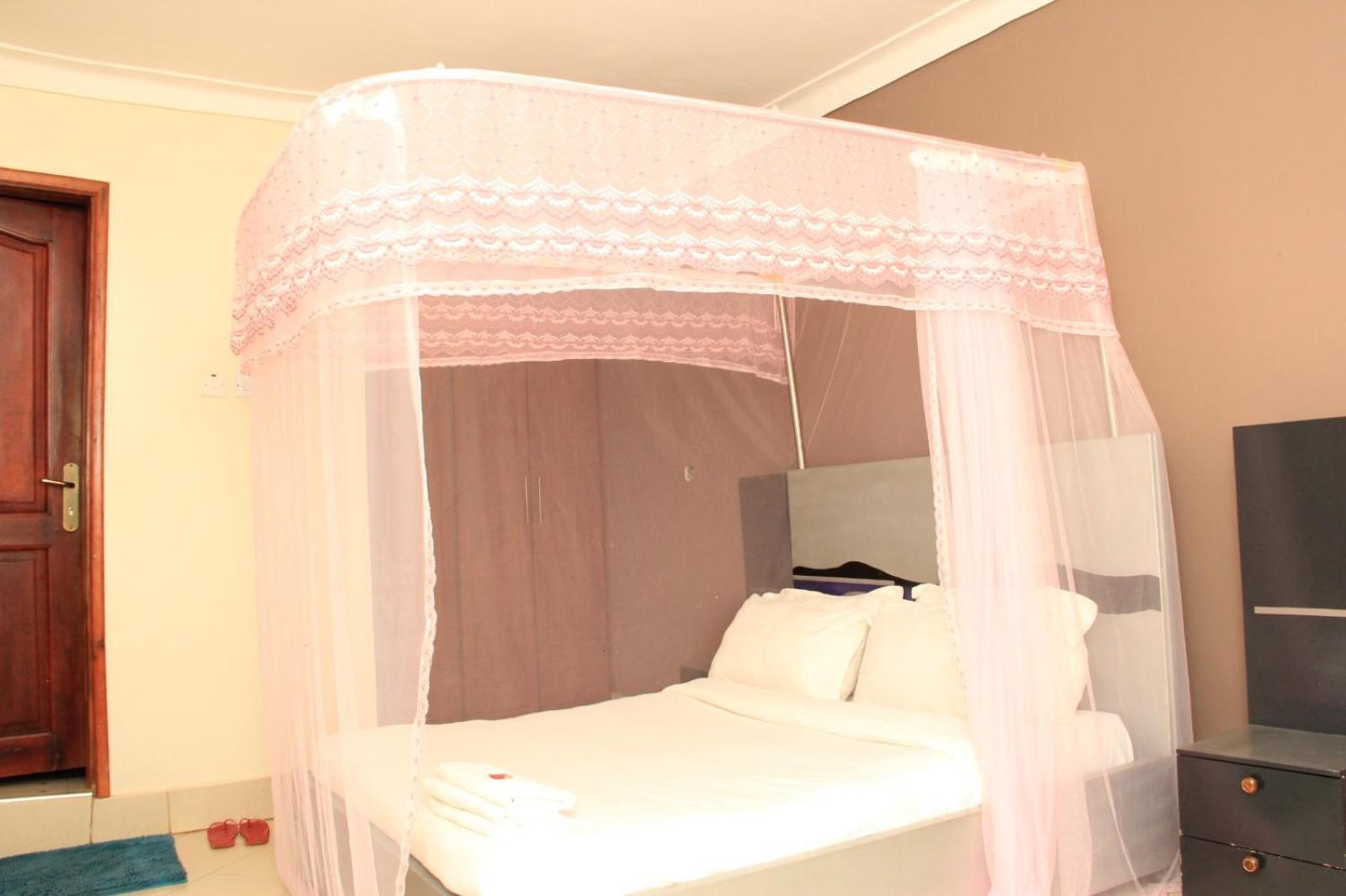 Airport Shoebill Hotel Entebbe Esterno foto